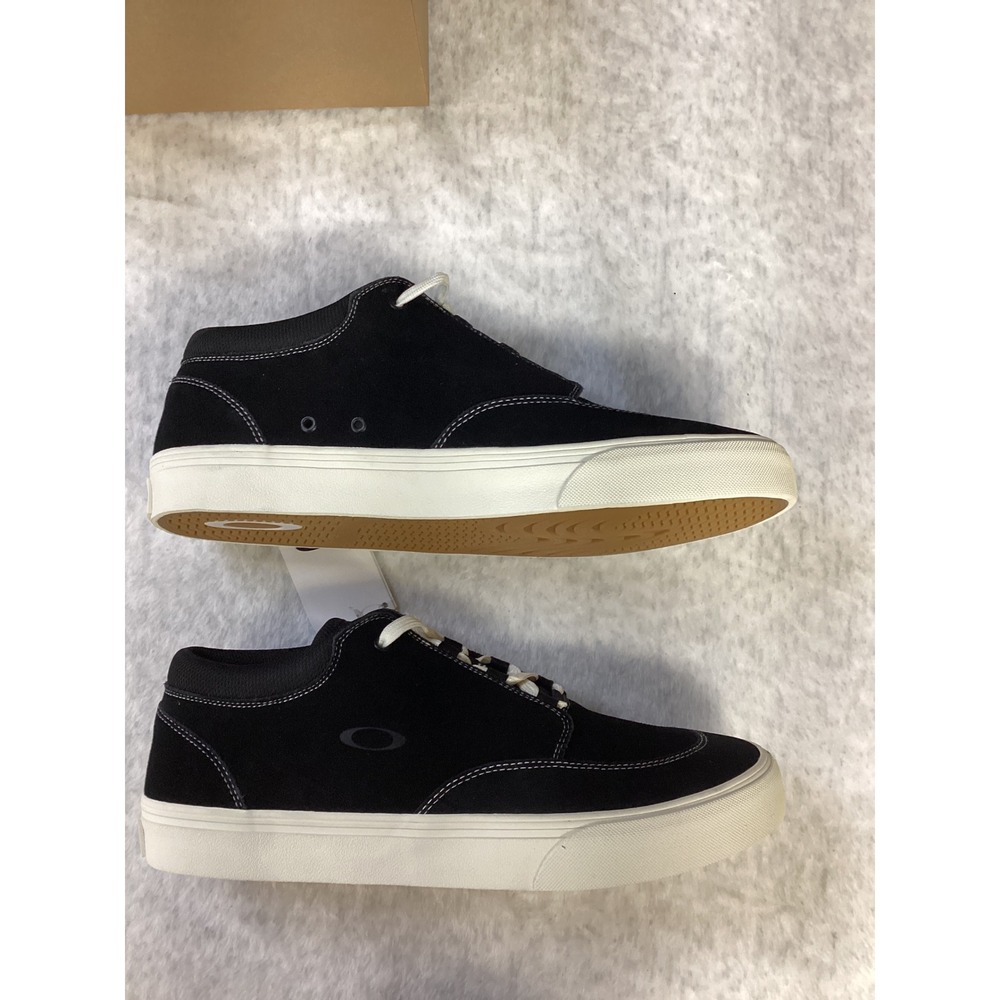 Oakley Banks Low Mens Black White Suede Skate Sneakers Shoes FOF100540 Size 12